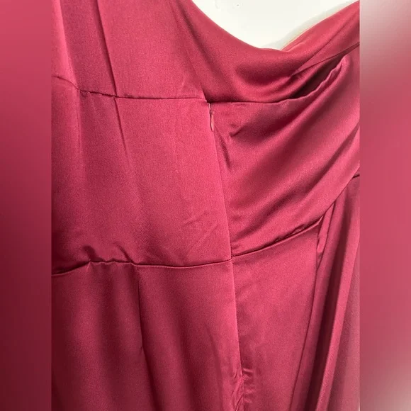 Lulu’s Wine Red Burgundy Satin One-Shoulder Jumpsuit size XL - Picture 11 of 14